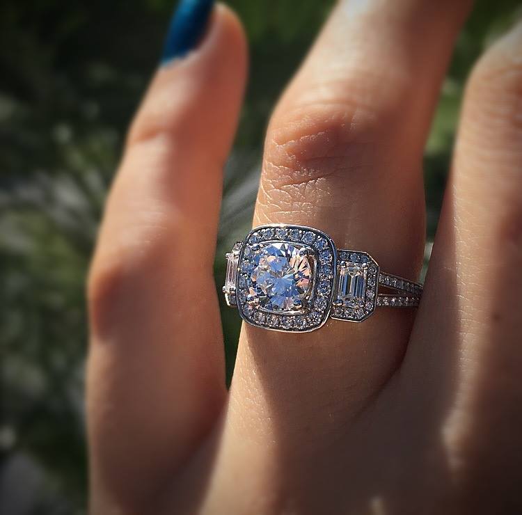 2.5 Carat Round Cut Diamond Engagement Ring | Ara Diamonds